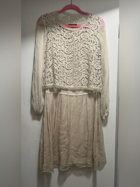 Piazza Roma Cream Long Sleeve Dress with Elegant Design
